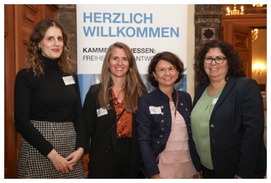 Vier Teilnehmerinnen der Kammern in Hessen auf einem gemeinsamen Foto